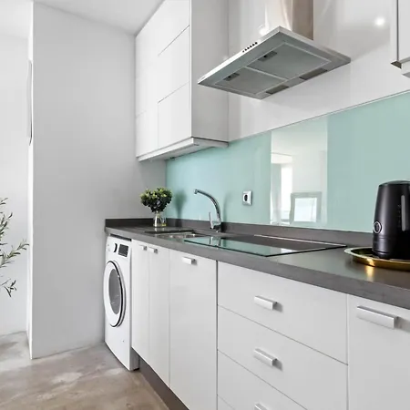 Apartment Bright Coastal With Pool *