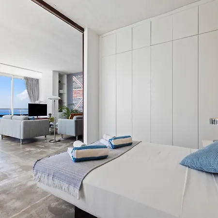 Bright Coastal With Pool *