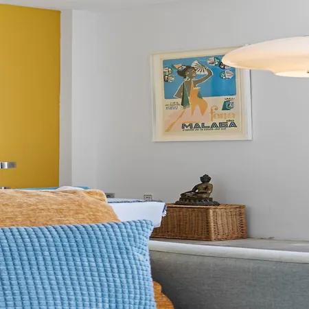 Bright Coastal With Pool