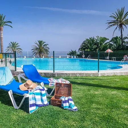 Bright Coastal With Pool *